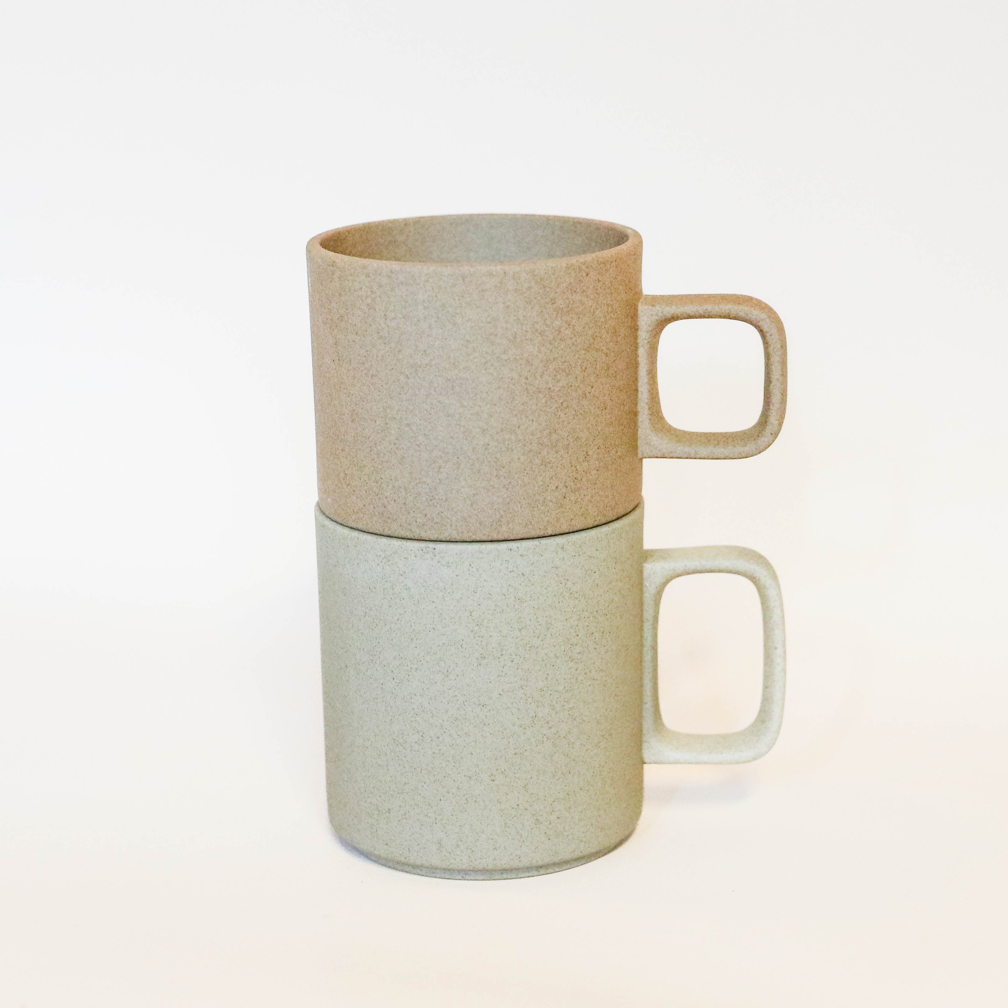 Hasami Porcelain - Kopper med hank // Natur brun