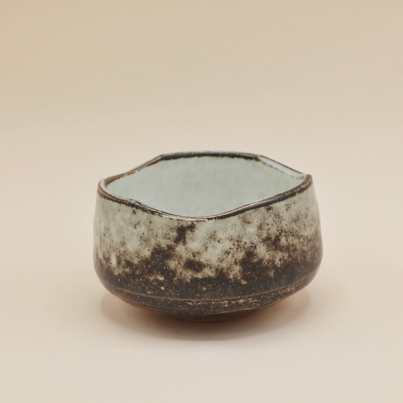 Matcha cup with brown pattern